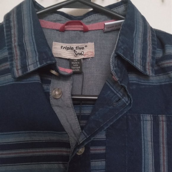 5/$25✨️Triple Five Soul Button Down Shirt - Picture 3 of 4